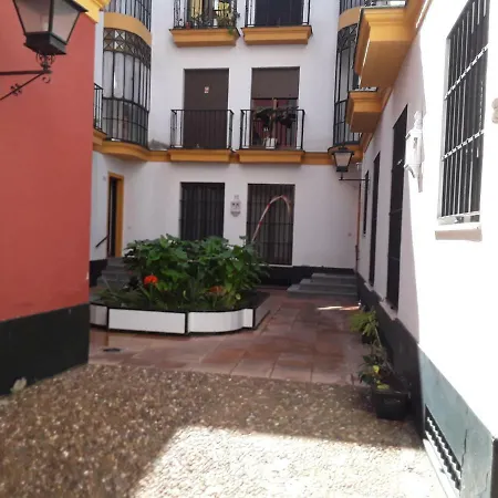 Junto A Casa Pilatos Apartment *
